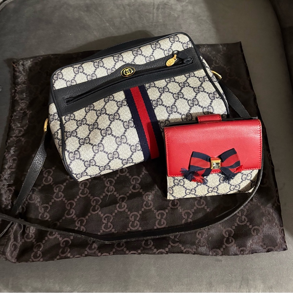 Gucci Women's Navy and Red Crossbody Bag with Wallet